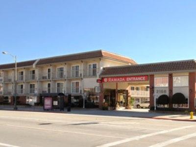 Ramada By Wyndham Pasadena Hotel Exterior photo