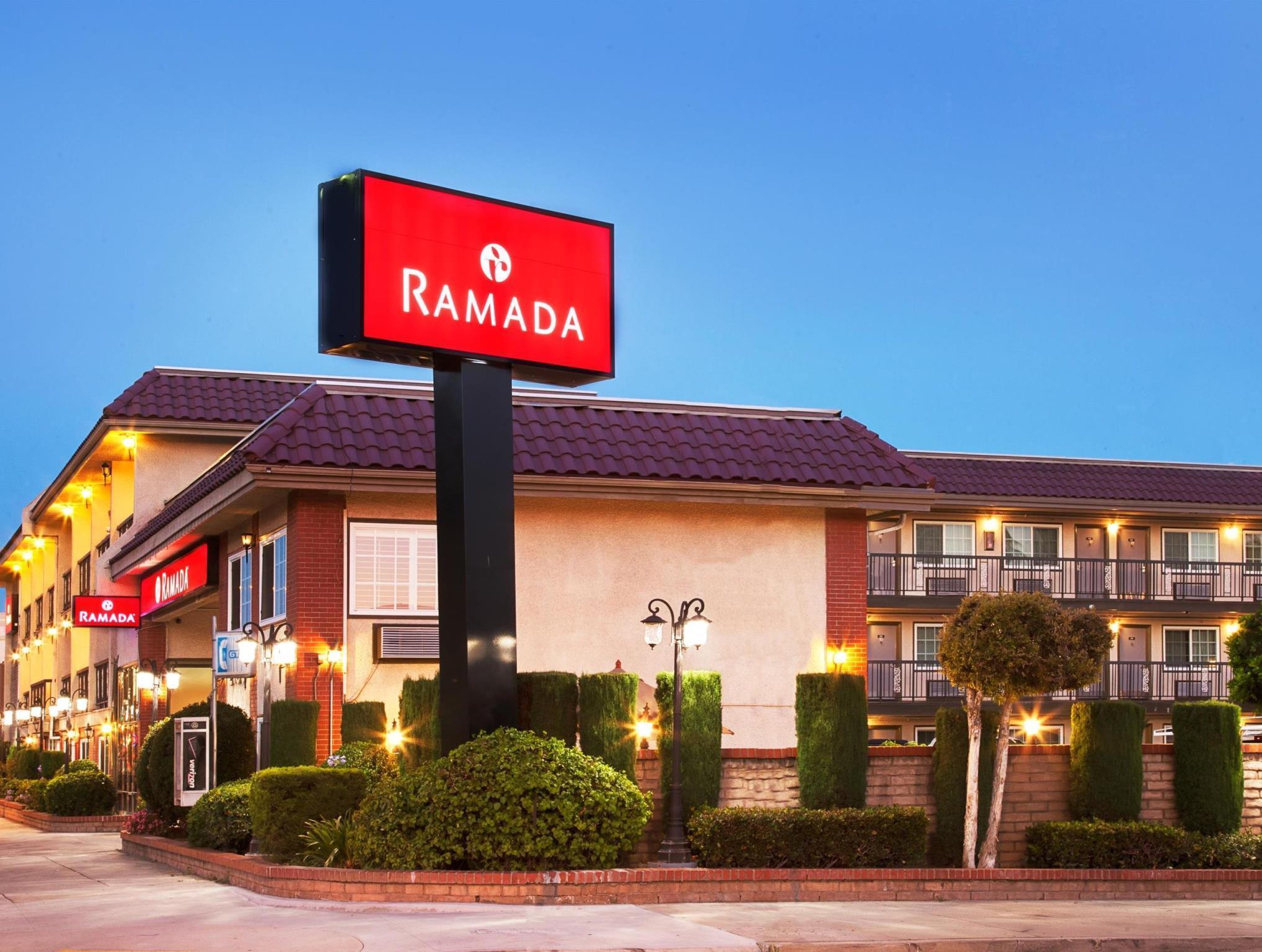 Ramada By Wyndham Pasadena Hotel Exterior photo